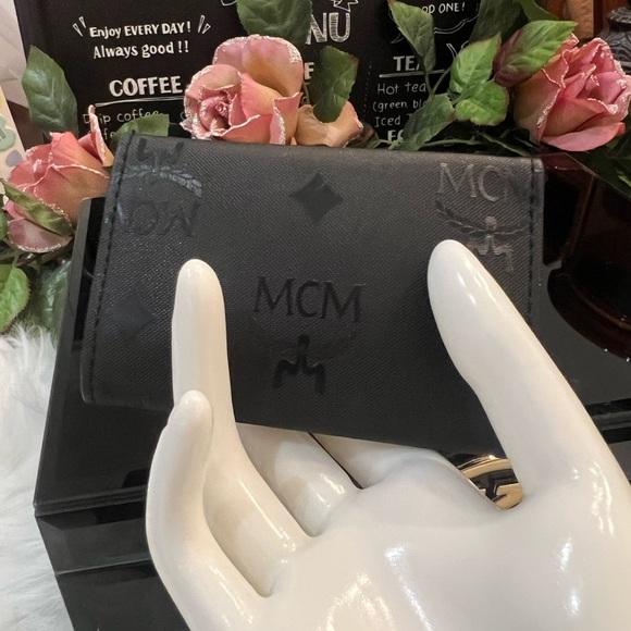 ⭐️MCM Germany Key Ring Holder in Nylon Exterior with Leather Interior.